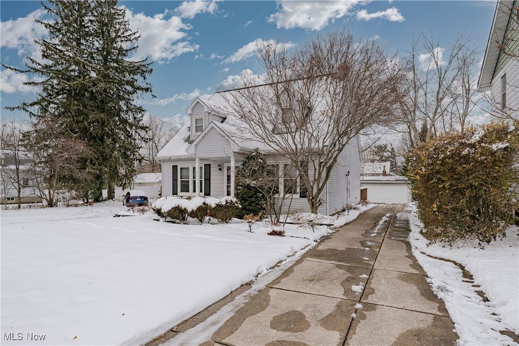 Photo of 4305 Prasse Road, South Euclid, OH 44121 (MLS # 5175561)