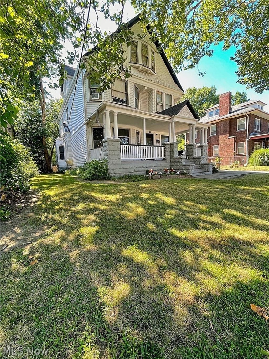 Photo of 554 Eddy Road, Cleveland, OH 44108 (MLS # 5189727)