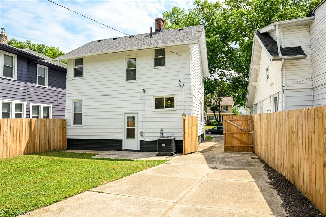 Lorain Villas - Residential