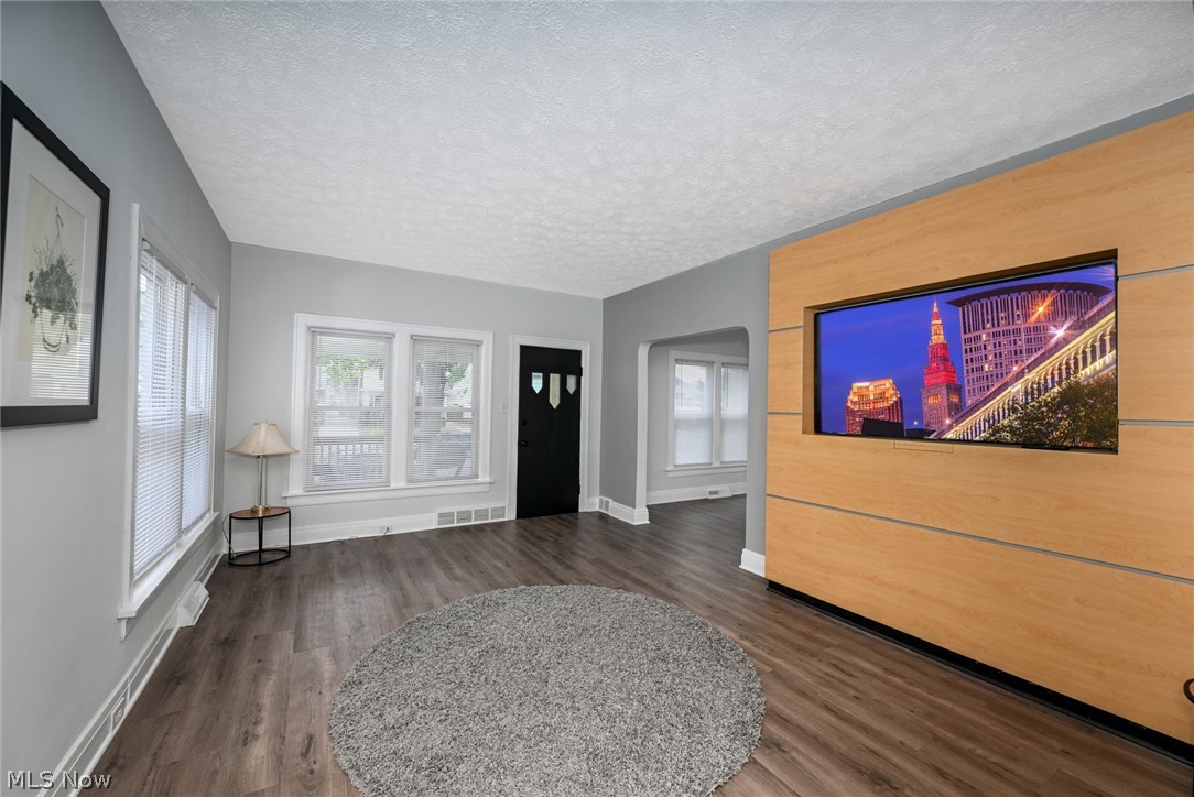 Lorain Villas - Residential