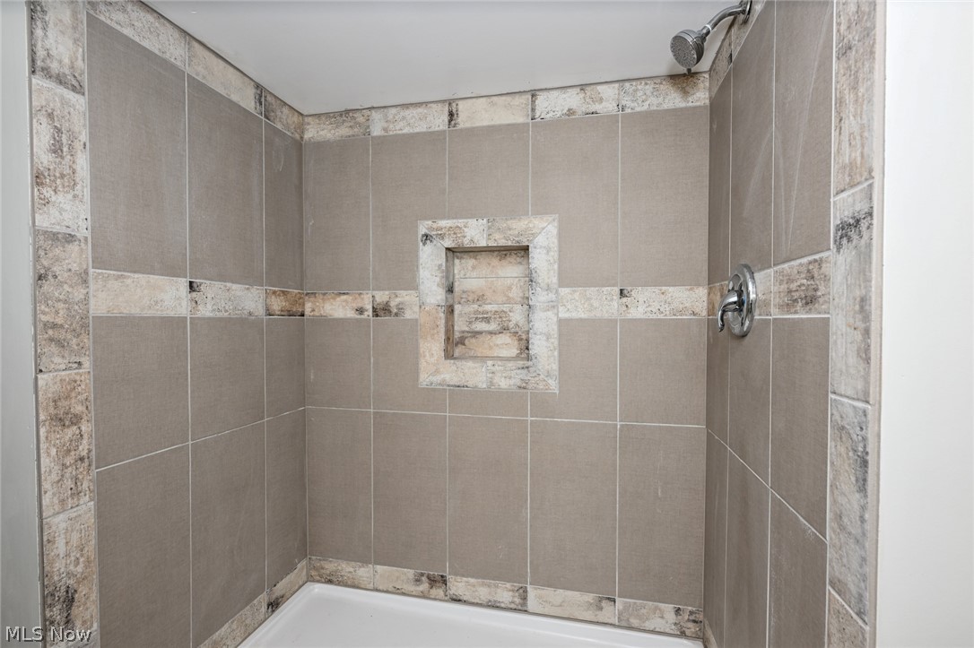 Lorain Villas - Residential