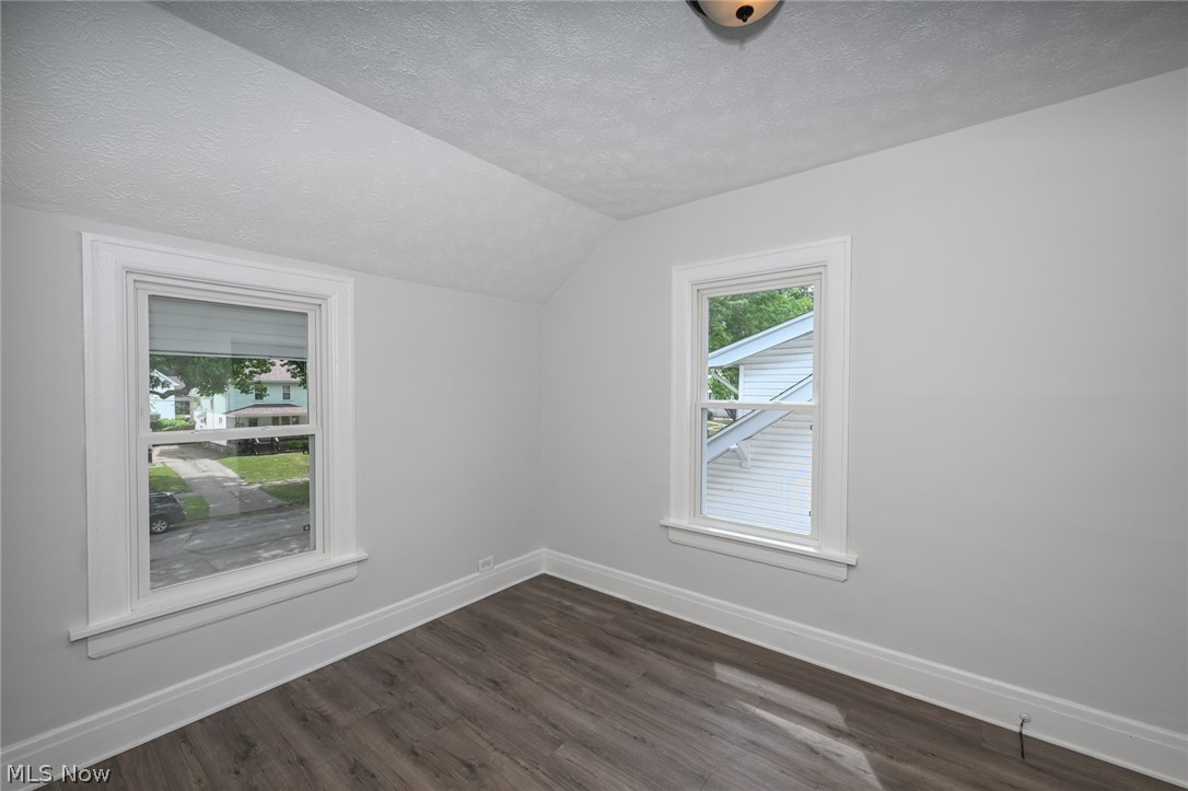 Lorain Villas - Residential