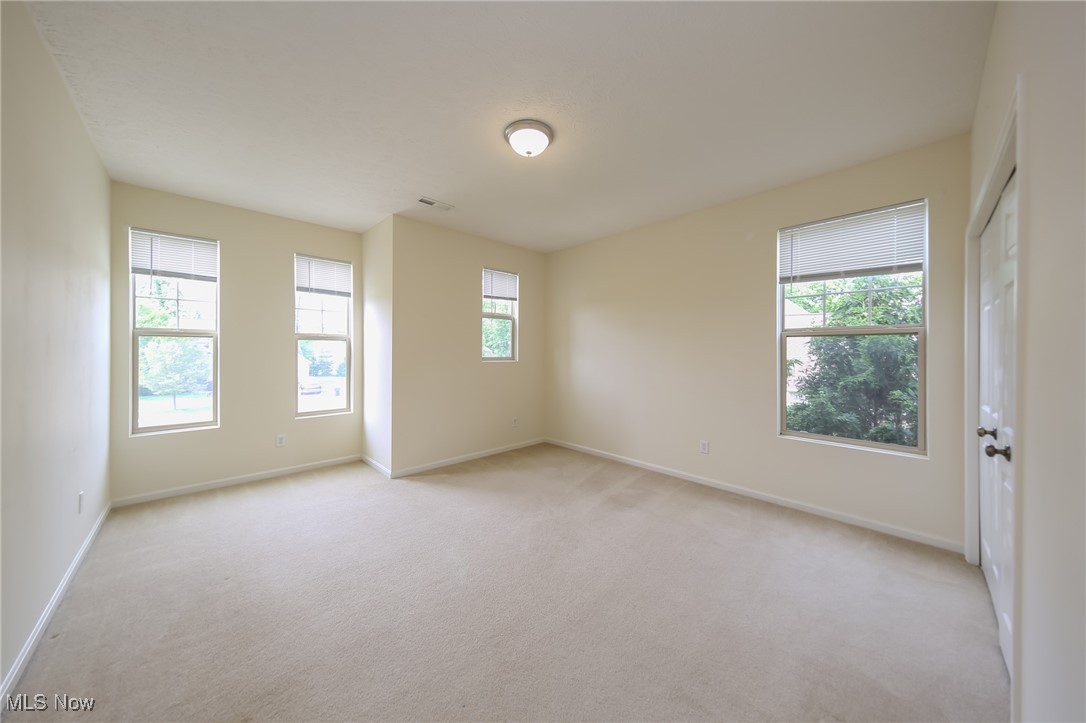38784 Bradford Lane, Avon, Ohio image 37