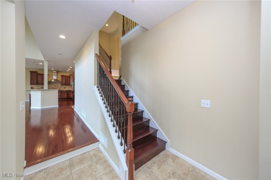 38784 Bradford Lane, Avon, Ohio image 22