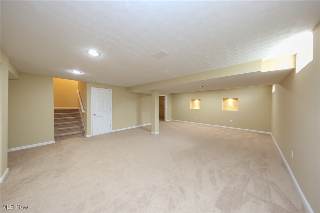 38784 Bradford Lane, Avon, Ohio image 43