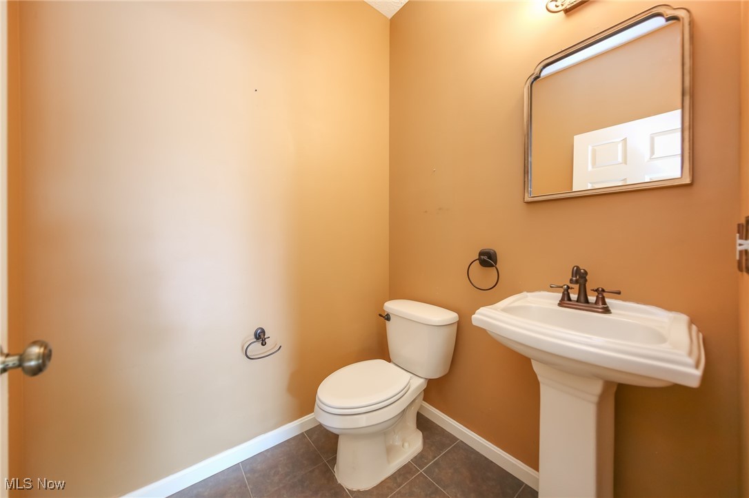 38784 Bradford Lane, Avon, Ohio image 10
