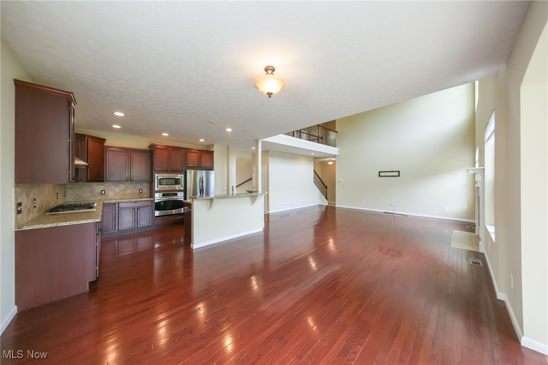38784 Bradford Lane, Avon, Ohio image 14