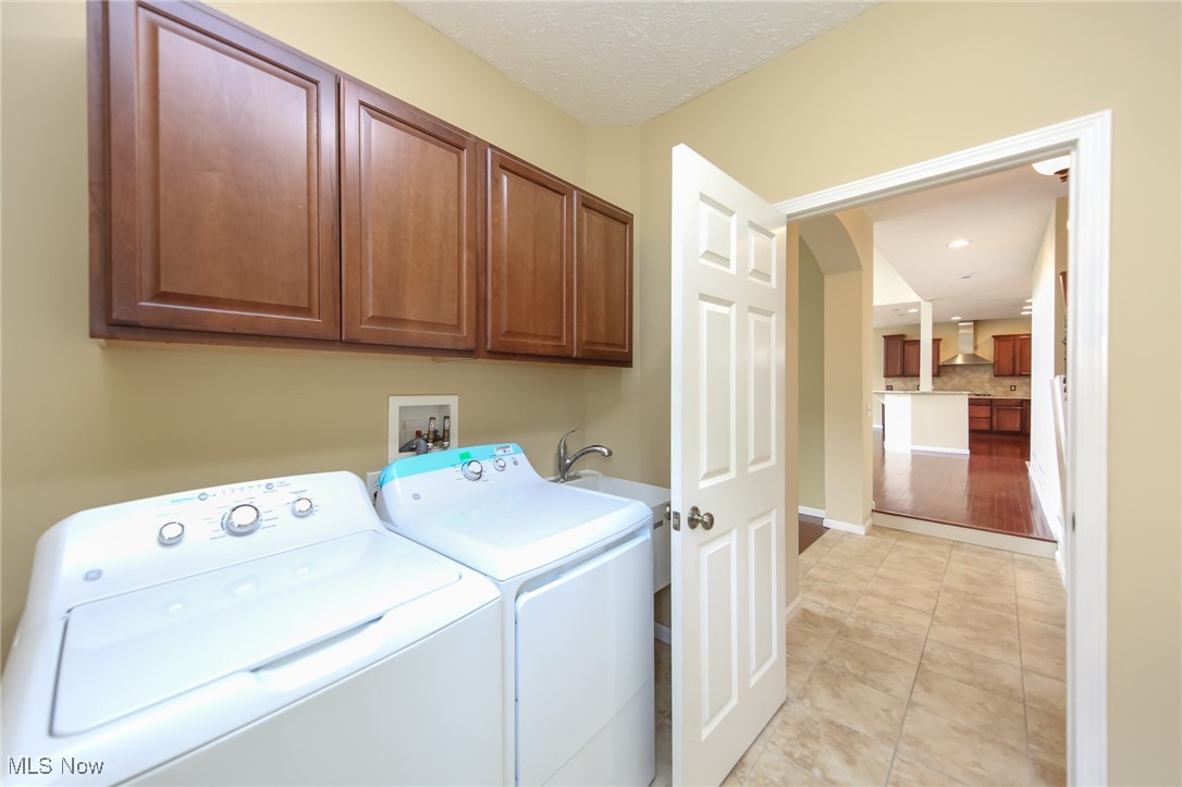 38784 Bradford Lane, Avon, Ohio image 24