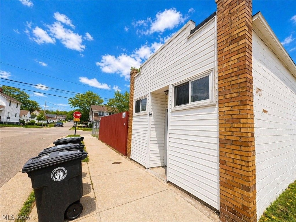 Photo of 2042 13th Street SW, Akron, OH 44314 (MLS # 5205072)