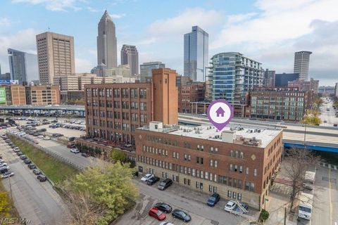 Condo For Sale - 1133 W 9th Street #210<br/> Cleveland, OH 44113