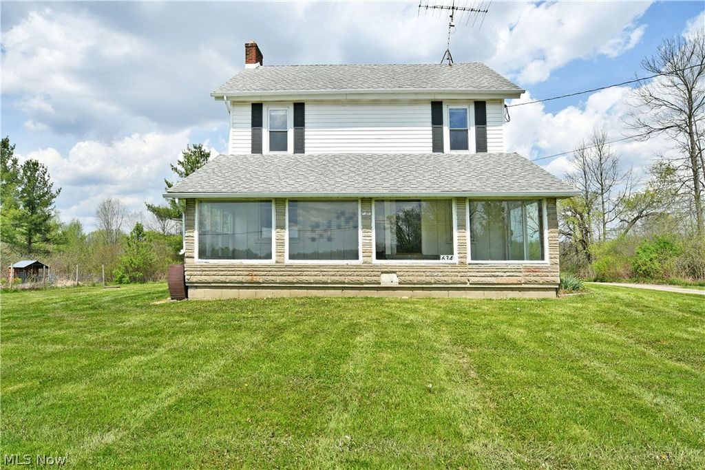 Photo of 634 Bristol Champion Townline Road NE, Bristolville, OH 44402 (MLS # 5205800)