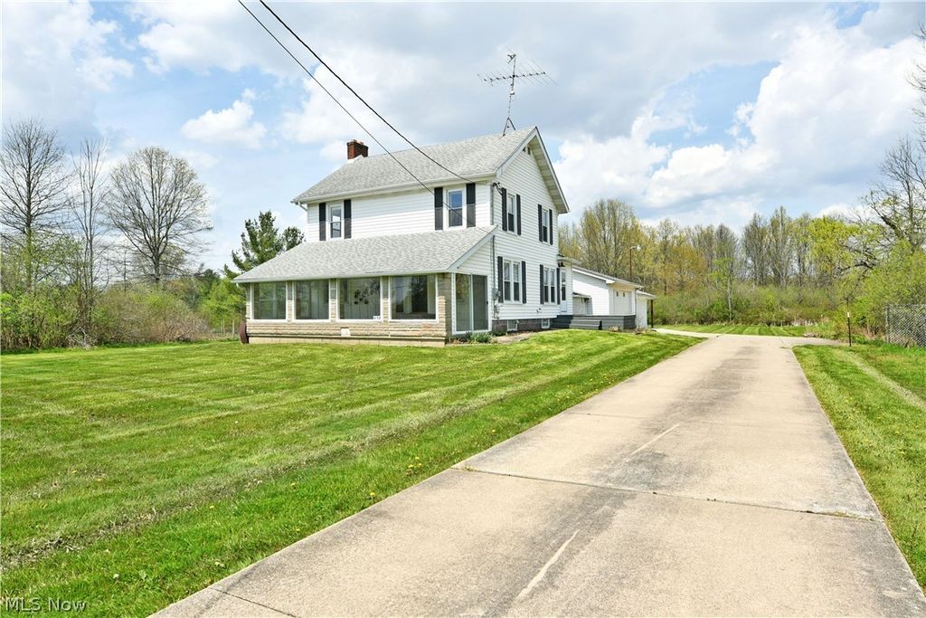 Photo of 634 Bristol Champion Townline Road NE, Bristolville, OH 44402 (MLS # 5205800)