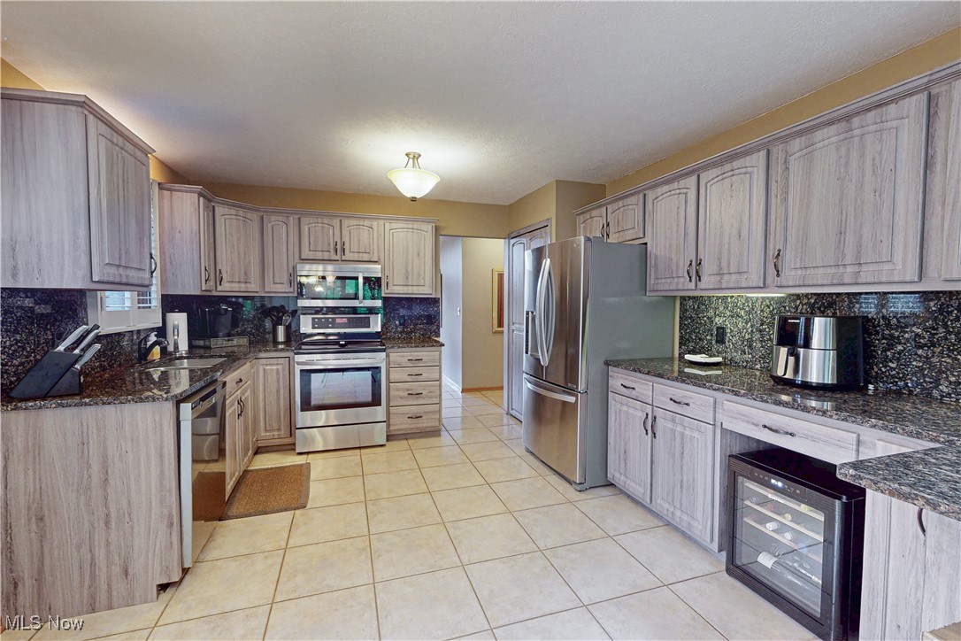 3936 Burgundy Bay Boulevard, Medina, Ohio image 2