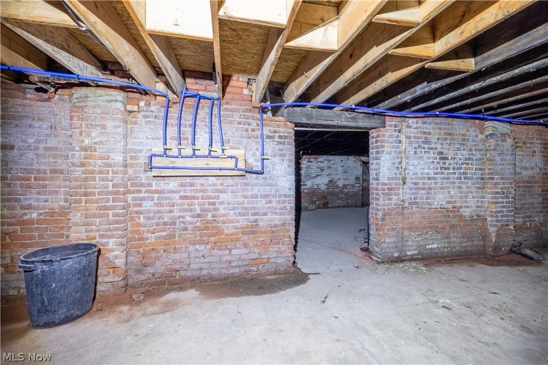 Cleveland - Commercial Sale