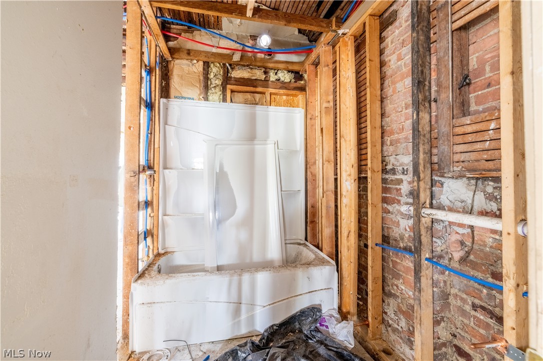 Cleveland - Commercial Sale