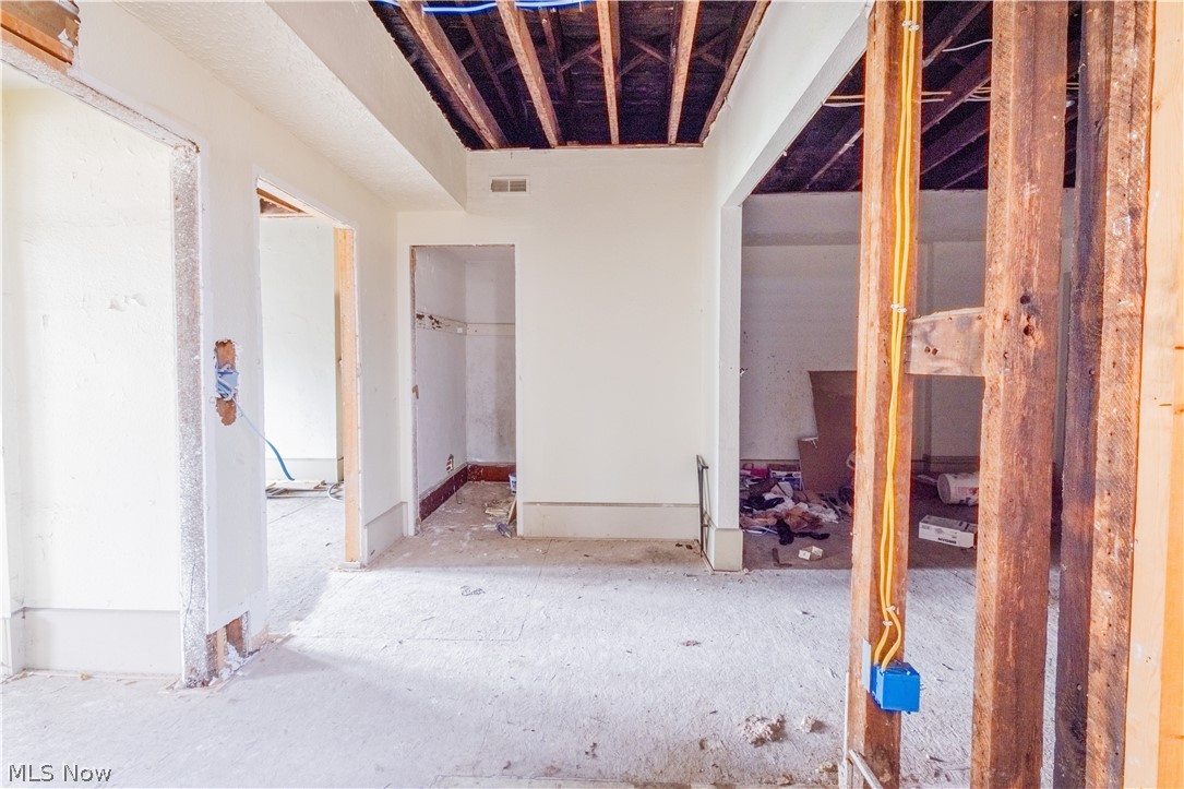 Cleveland - Commercial Sale