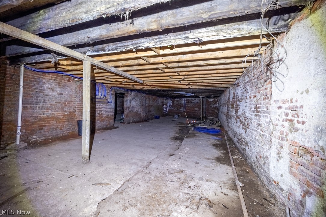 Cleveland - Commercial Sale