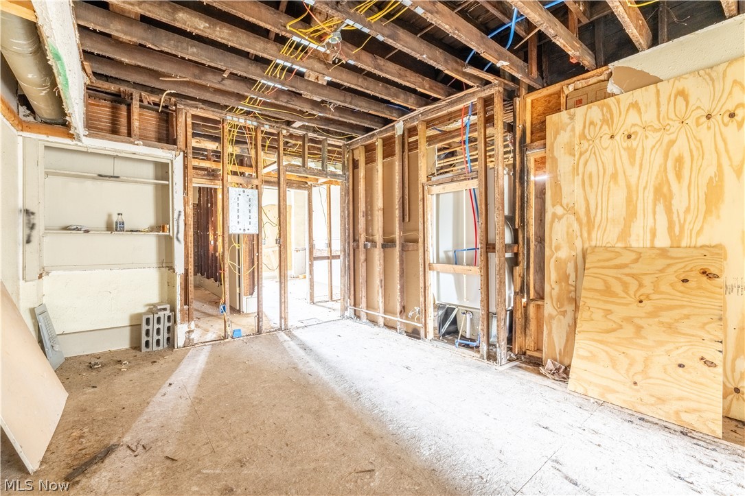 Cleveland - Commercial Sale