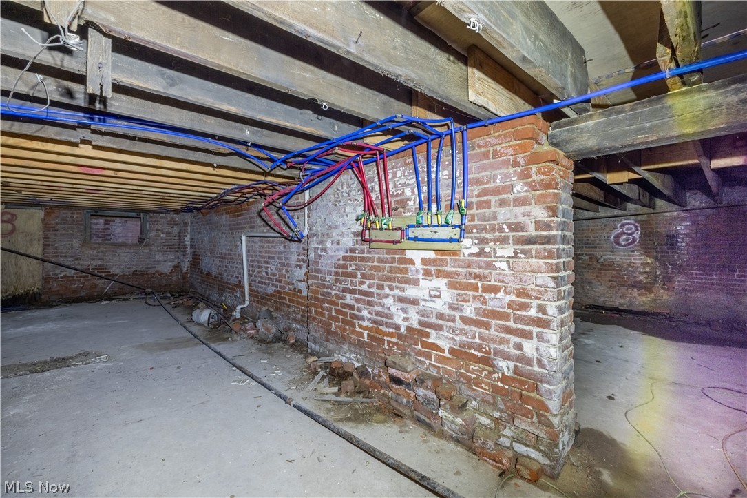 Cleveland - Commercial Sale