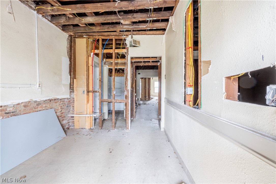 Cleveland - Commercial Sale