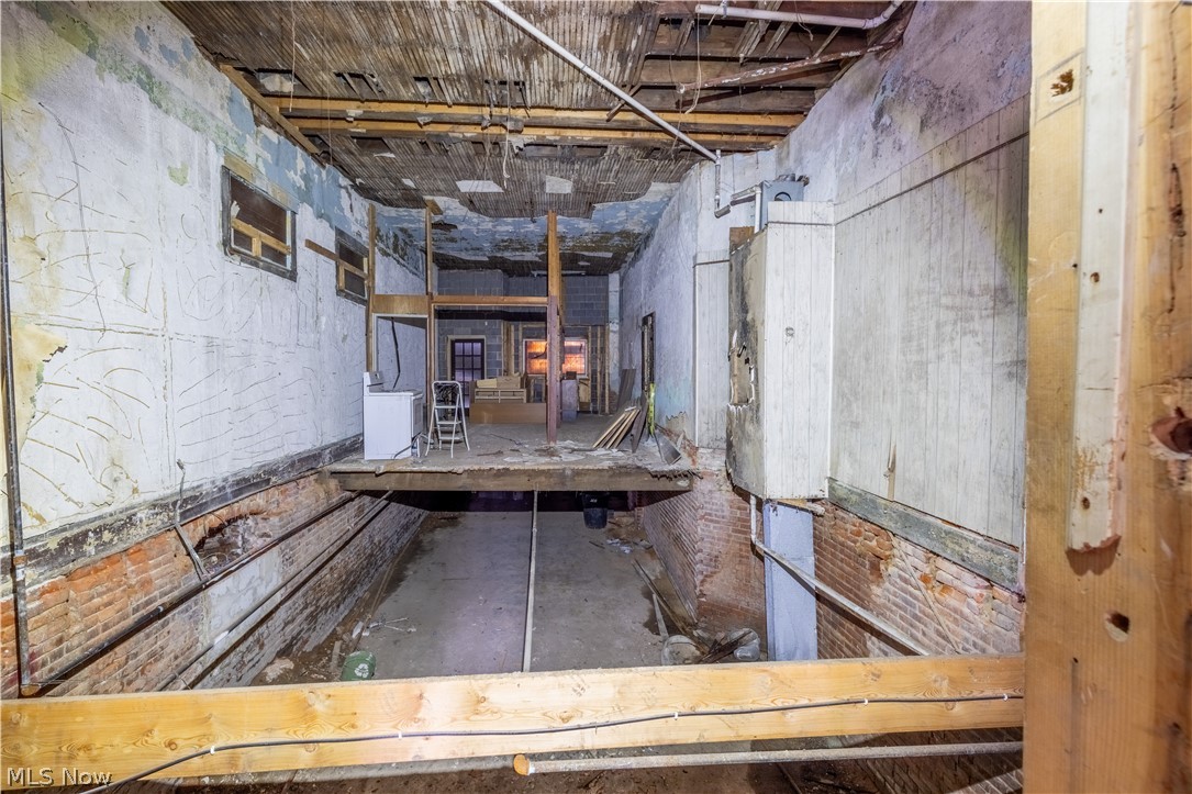 Cleveland - Commercial Sale