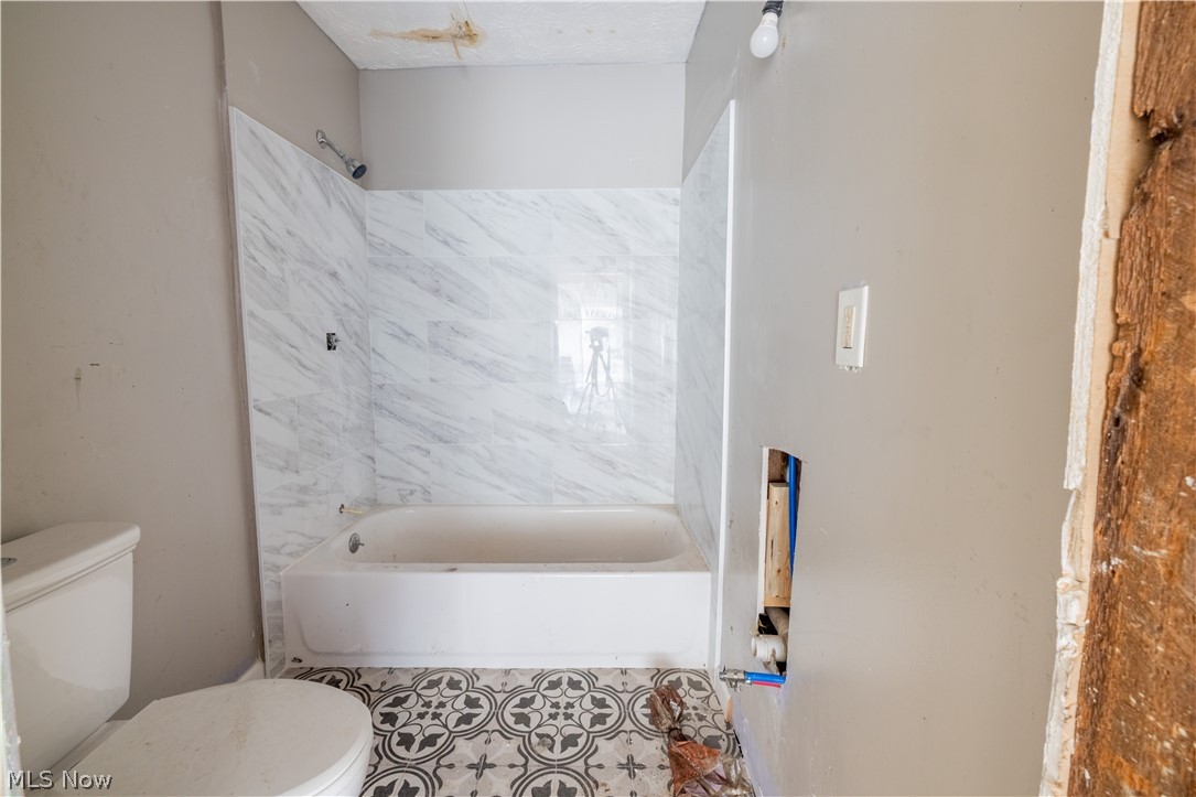 Cleveland - Commercial Sale