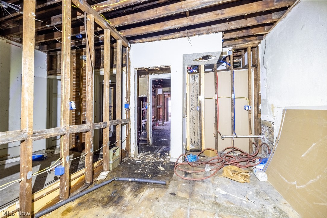 Cleveland - Commercial Sale