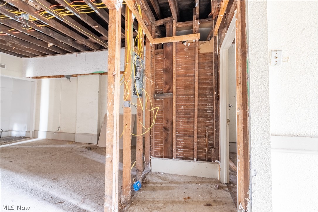 Cleveland - Commercial Sale