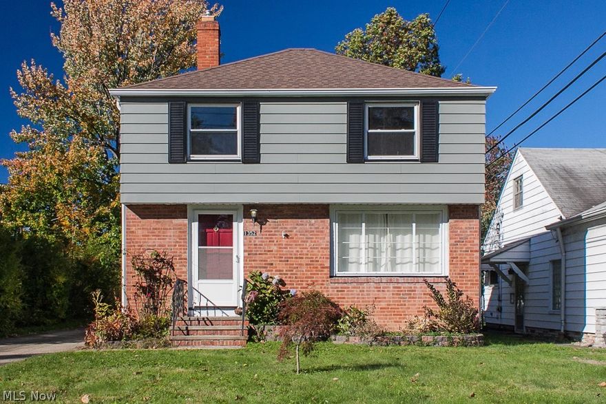 Handsome, clean and freshly painted 3 Bedroom Colonial in the heart of S. Euclid. 3 full baths (one on each level). Large open rooms with natural light, throughout. 2 car garage.
Immediate Occupancy.