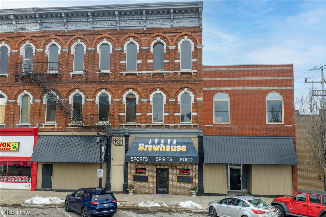 127 S Broadway Street