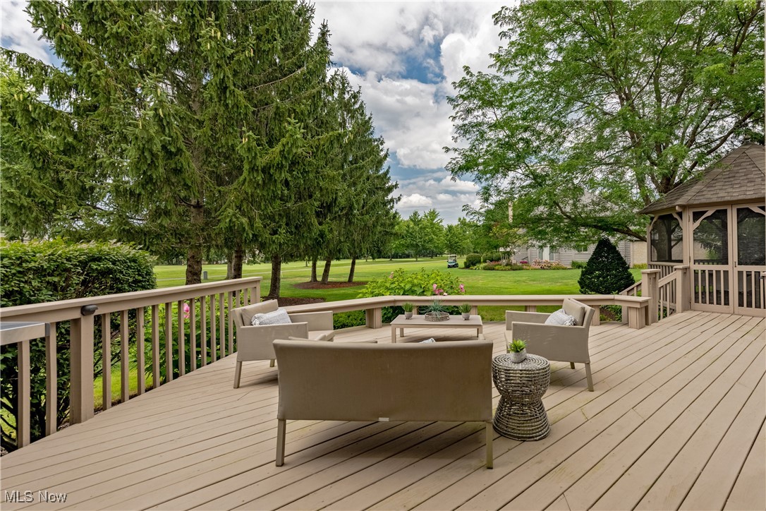 196 Chisholm Court