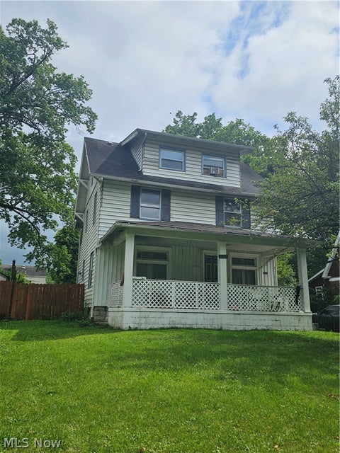 Photo of 1613 Canfield Road, Youngstown, OH 44511 (MLS # 5221545)