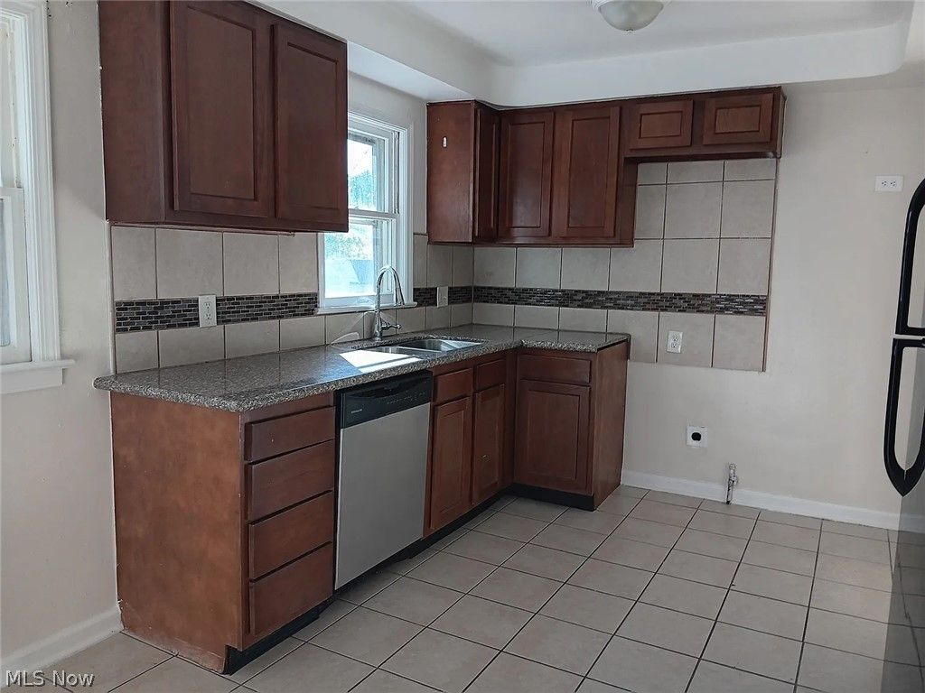 Photo of 18208 Edinboro Avenue, Maple Heights, OH 44137 (MLS # 5202017)