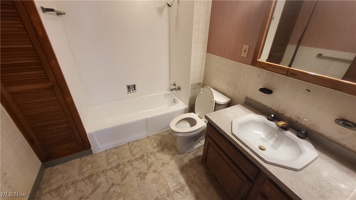 Cleveland, Ohio 44106, United States, 4 Bedrooms Bedrooms, ,3 BathroomsBathrooms,Residential,Active,85367