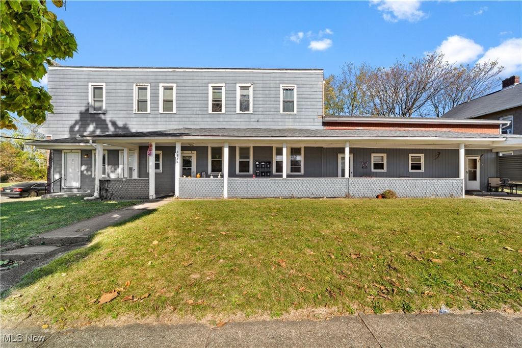 Photo of 2851 Oakwood Avenue, Lorain, OH 44055 (MLS # 5167228)