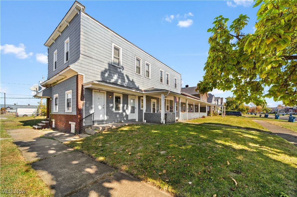 Photo of 2851 Oakwood Avenue, Lorain, OH 44055 (MLS # 5167228)