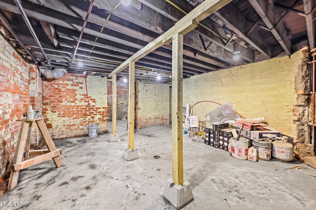 Curtiss Ambler & Pixleys - Commercial Sale