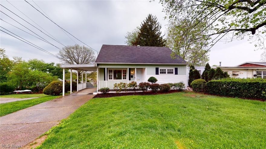 Cute little house on a corner lot in North Parkersburg it would be a great starter home. It has some new carpet, freshly painted interior, full unfinished walk-out basement onto a carport.