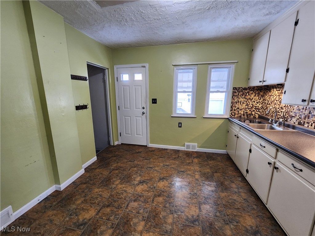 Photo of 1178 Meadowbrook Avenue SE, Warren, OH 44484 (MLS # 5173008)