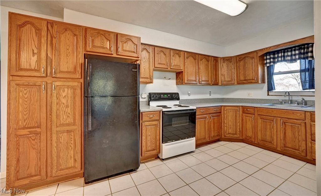 Photo of 7481 State Route 800 SE, Uhrichsville, OH 44683 (MLS # 5175277)