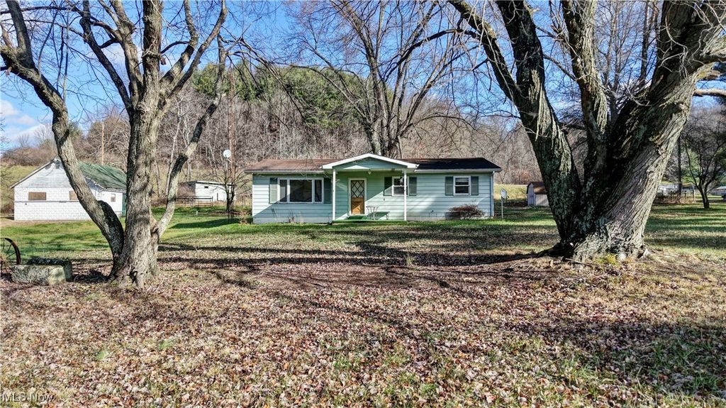 Photo of 7481 State Route 800 SE, Uhrichsville, OH 44683 (MLS # 5175277)