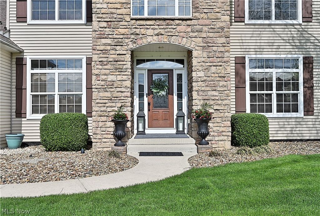 Photo of 457 Cedarwood Road, Avon Lake, OH 44012 (MLS # 5204679)