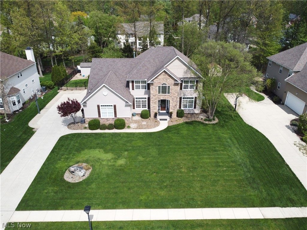 Photo of 457 Cedarwood Road, Avon Lake, OH 44012 (MLS # 5204679)