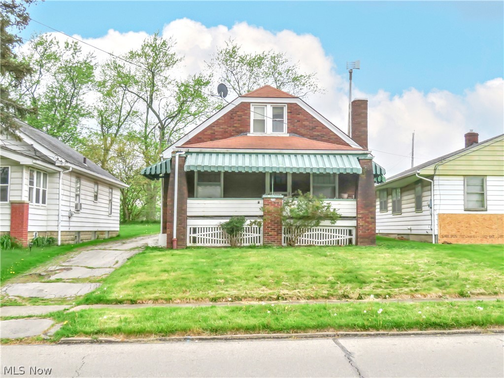 Don't miss this Investment Opportunity! 3 bedroom 1 bathroom Cape cod. Newer furnace and hardwood floors. With a little TLC this home will pop! Home Sold As Is.