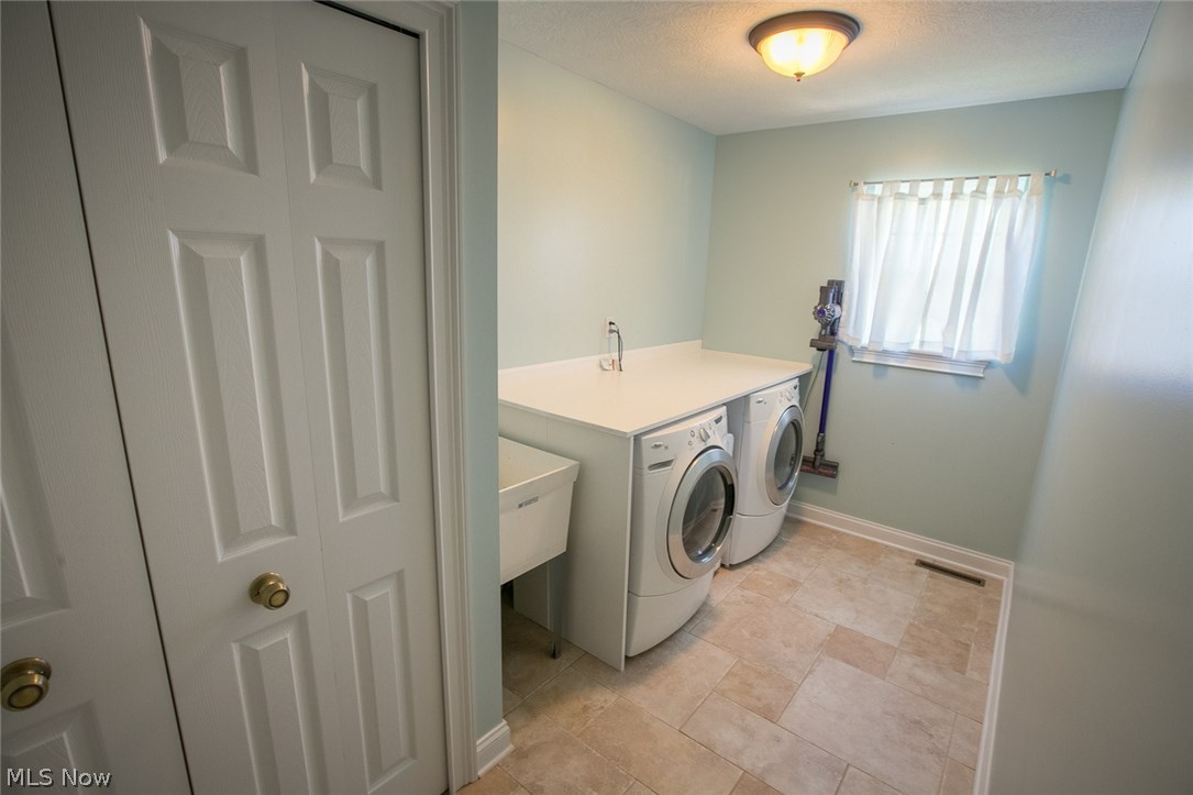 Fairfax Meadows - Residential