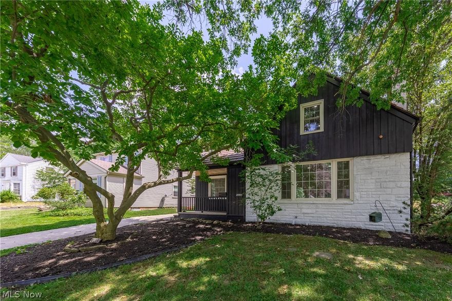 Welcome Home! This delightful Shaker Heights home is waiting for its new lucky owners to move right in.