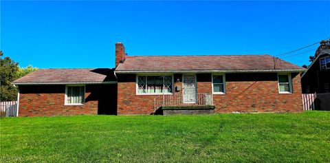 Homes For Sale - 575 Woodside Avenue<br/> Youngstown, OH 44505