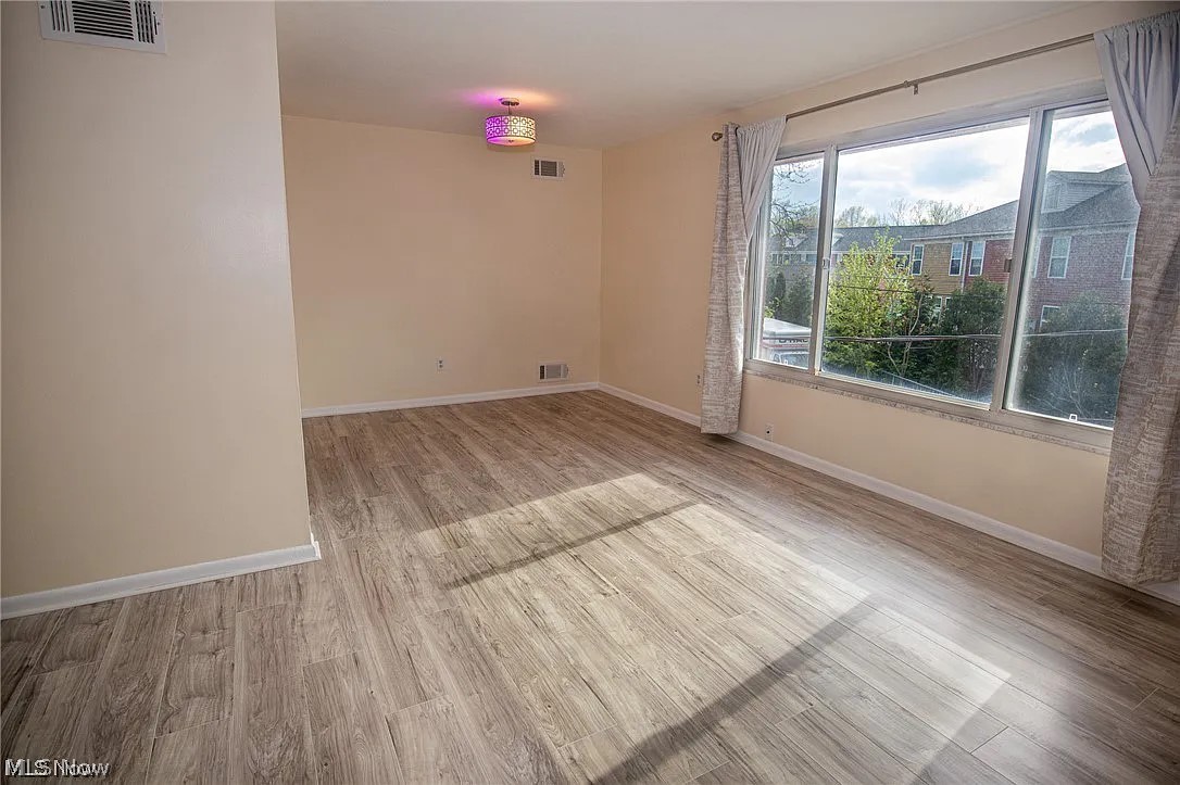 Golden Oaks Condo - Residential