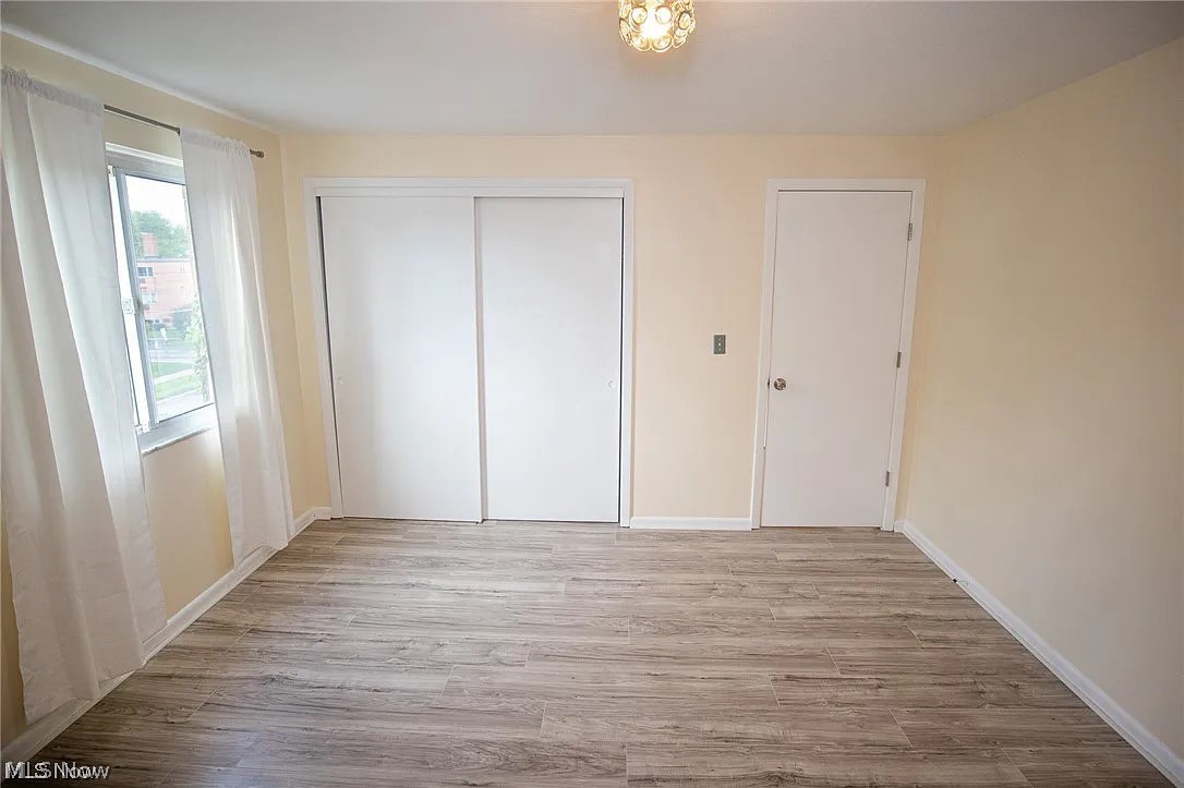 Golden Oaks Condo - Residential