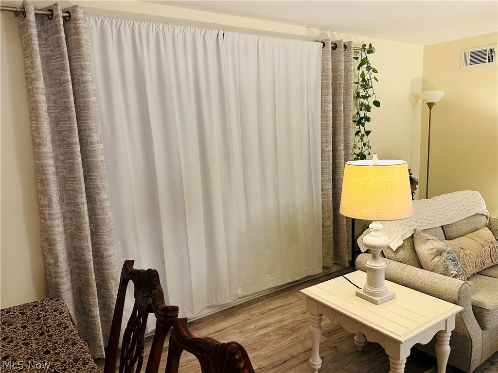 Golden Oaks Condo - Residential